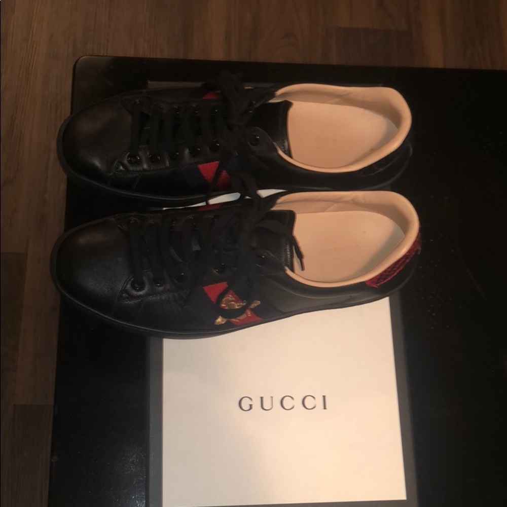 Gucci bee Embroidered sneaker
